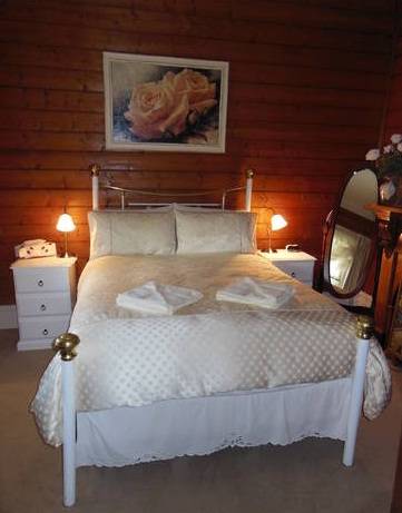 Airleigh Rose Cottage - Sunshine Coast Guide 2