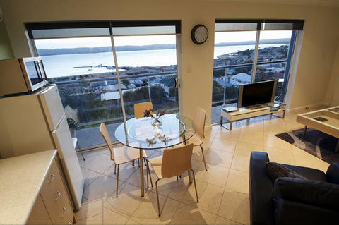 Albany Harbourside Apartments And Houses - Sunshine Coast Guide 3