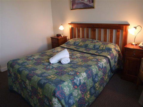 Albury Hume Inn Motel - Sunshine Coast Guide 3
