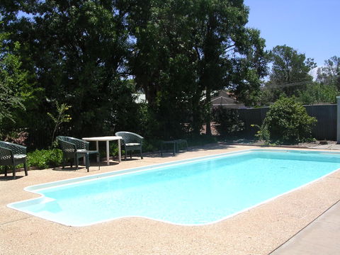A-Line Motel - Sunshine Coast Guide 3