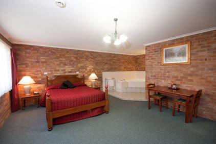 Allan Cunningham Motel And Old Wagon Restaurant - Sunshine Coast Guide 2