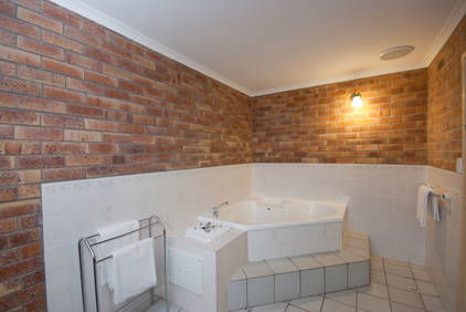 Allan Cunningham Motel And Old Wagon Restaurant - Sunshine Coast Guide 3