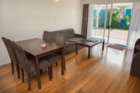 Aloha Apartments - Sunshine Coast Guide 2