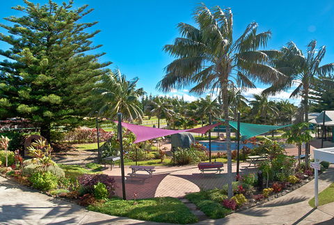 Aloha Apartments - Sunshine Coast Guide 1