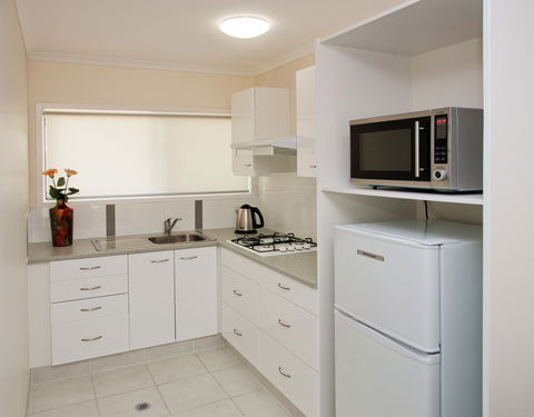 Aloha Apartments - Sunshine Coast Guide 4