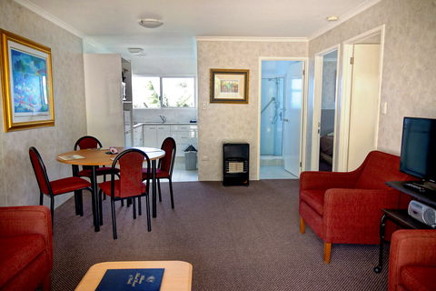 Aloha Apartments - Sunshine Coast Guide 7