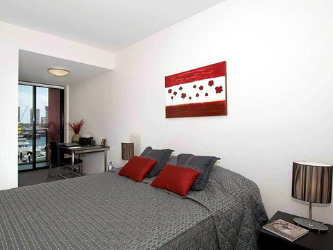 Apartments@Docklands - Sunshine Coast Guide 1