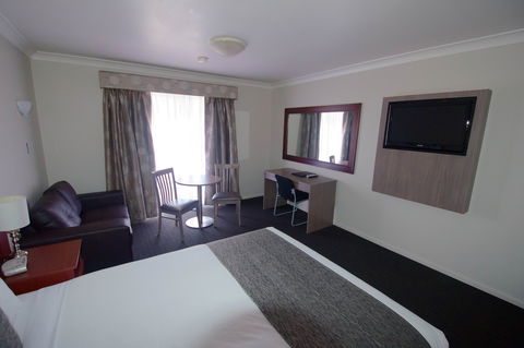 Ashby House Motor Inn - Sunshine Coast Guide 2