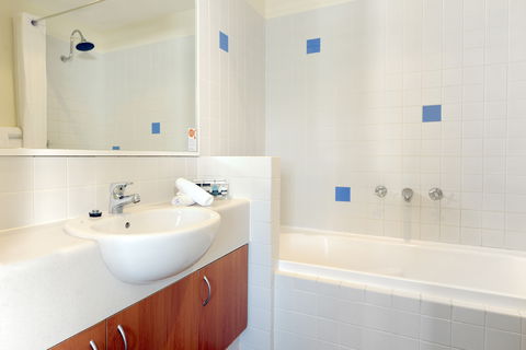 Assured Ascot Quays Apartment Hotel - Sunshine Coast Guide 4