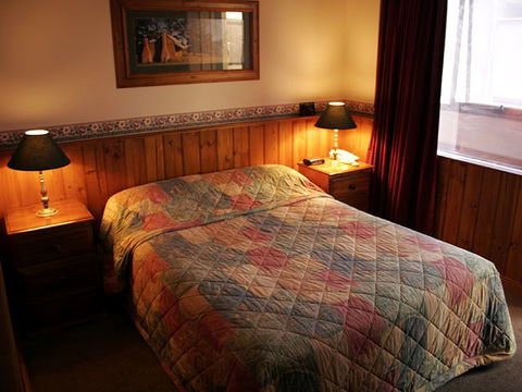 Astor Motor Inn - Sunshine Coast Guide 0