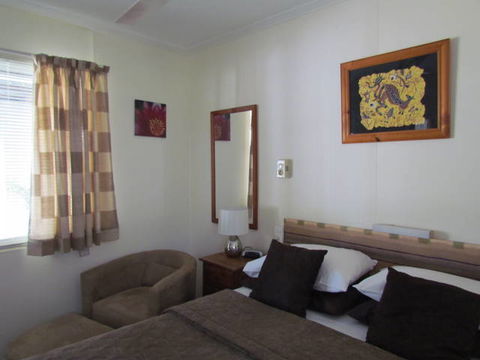 Ayr Max Motel - Sunshine Coast Guide 0