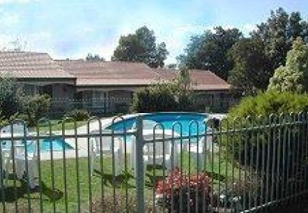 Bendigo Welcome Stranger Motel - Sunshine Coast Guide 0