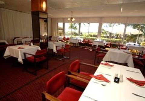Camelot Motel Gladstone - Sunshine Coast Guide 0