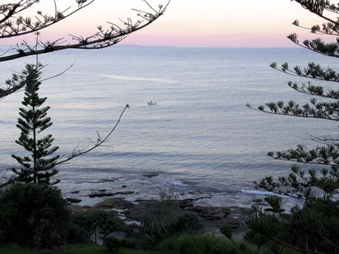 Campbells Cove Beachfront Apartments - Sunshine Coast Guide 1