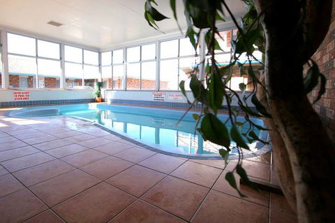 Cattleman's Country Motor Inn And Serviced Apartments - Sunshine Coast Guide 0