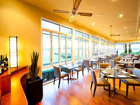 Century Inn - Sunshine Coast Guide 1