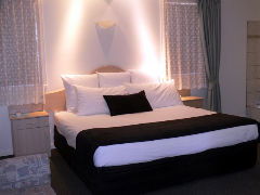 Charles Rasp Motor Inn - Sunshine Coast Guide 1