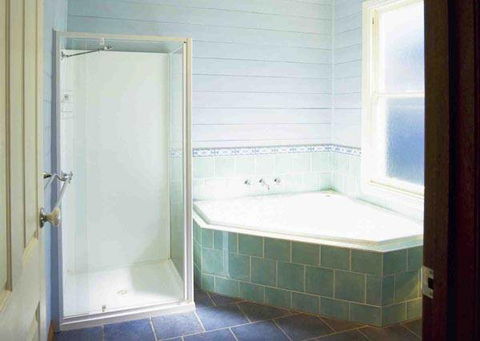 Cliff's Cottage - Sunshine Coast Guide 1