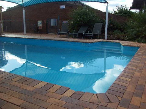 Cobar Motor Inn - Sunshine Coast Guide 4