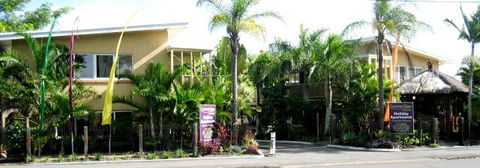 Coconut Palms On The Bay - Sunshine Coast Guide 1