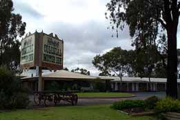 Colonial Motor Inn - Sunshine Coast Guide 0
