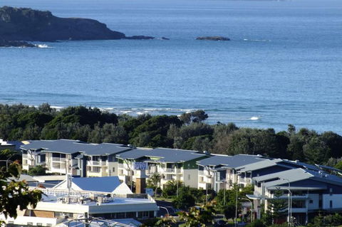 Pacific Marina Apartments - Sunshine Coast Guide 4