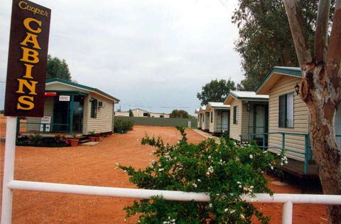 Cooper Cabins - Sunshine Coast Guide 0