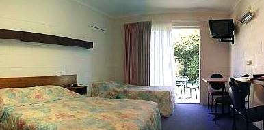 Corlette Palms Motor Inn - Sunshine Coast Guide 0