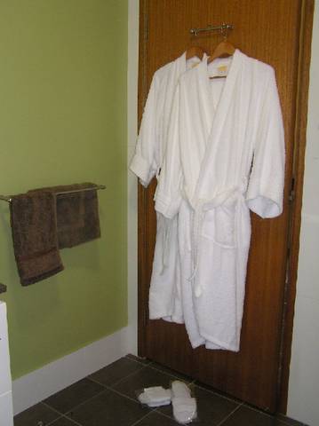 Dayboro Cottages & Llama Walks - Sunshine Coast Guide 3