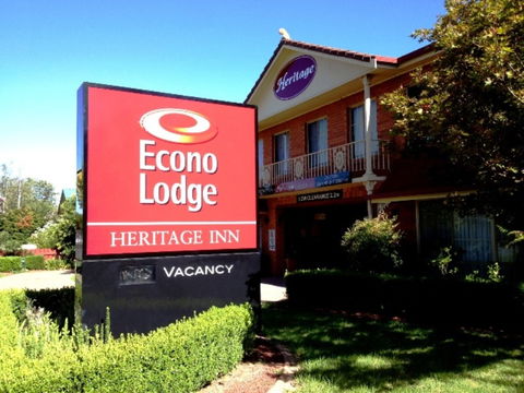 Econolodge Heritage Inn - Sunshine Coast Guide 0