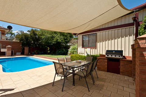 Econolodge Heritage Inn - Sunshine Coast Guide 5