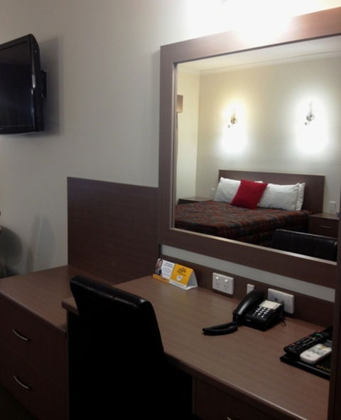 Econolodge Heritage Inn - Sunshine Coast Guide 7
