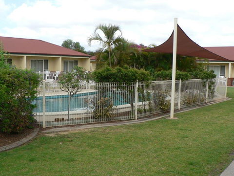 Emerald Explorers Inn - Sunshine Coast Guide 4