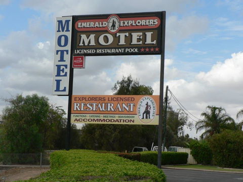 Emerald Explorers Inn - Sunshine Coast Guide 8
