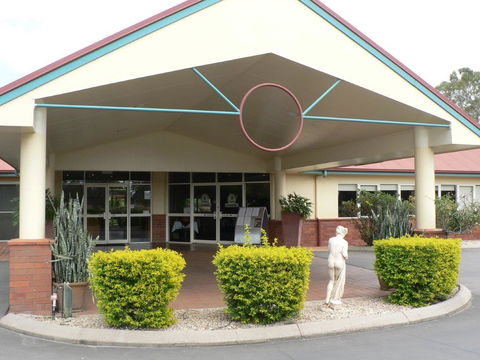 Emerald Explorers Inn - Sunshine Coast Guide 7