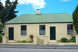 Gaol House Cottages - Sunshine Coast Guide 0