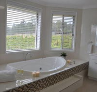 Ghost Riders Vineyard Lodge - Sunshine Coast Guide