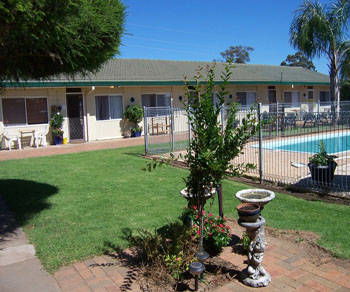 Gilgandra Lodge Motel - Sunshine Coast Guide 1
