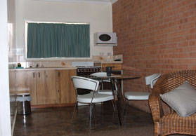 Gilgandra Lodge Motel - Sunshine Coast Guide 2