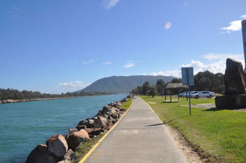 Jacaranda Caravan Park - Sunshine Coast Guide 2