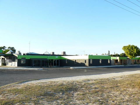 Jurien Bay Hotel Motel - Sunshine Coast Guide 0