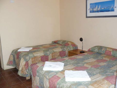 Jurien Bay Hotel Motel - Sunshine Coast Guide 5