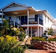 Lovering's Beach Houses - The Whitehouse Emu Bay - Sunshine Coast Guide