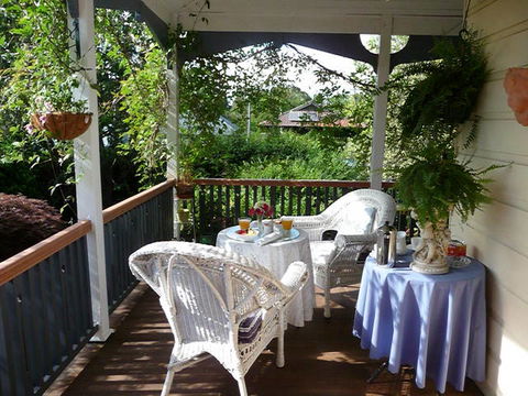 Melba House Boutique Bed & Breakfast - Sunshine Coast Guide 0