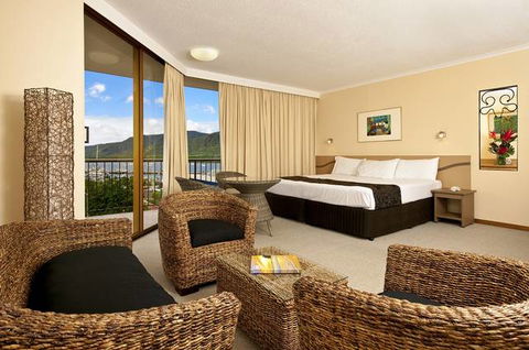 Pacific Hotel Cairns - Sunshine Coast Guide 0