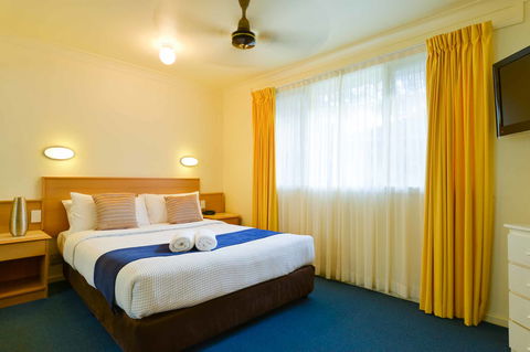 Pacific Palms Resort - Sunshine Coast Guide 2
