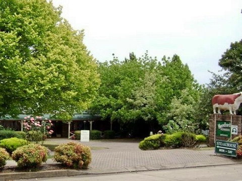 Rest Point Motor Inn And Hereford Steakhouse - Sunshine Coast Guide 2