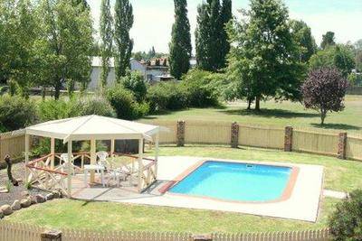 Rest Point Motor Inn And Hereford Steakhouse - Sunshine Coast Guide 3