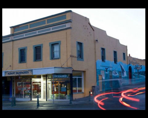 Albany Backpackers - Sunshine Coast Guide 4