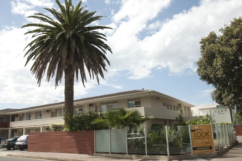 Taft Motor Inn - Sunshine Coast Guide 2